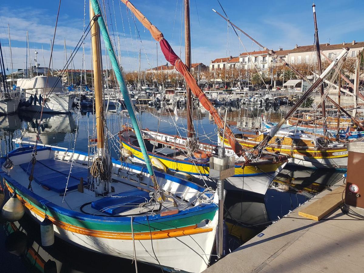 D Hotes De La Louve Bed & Breakfast Frejus